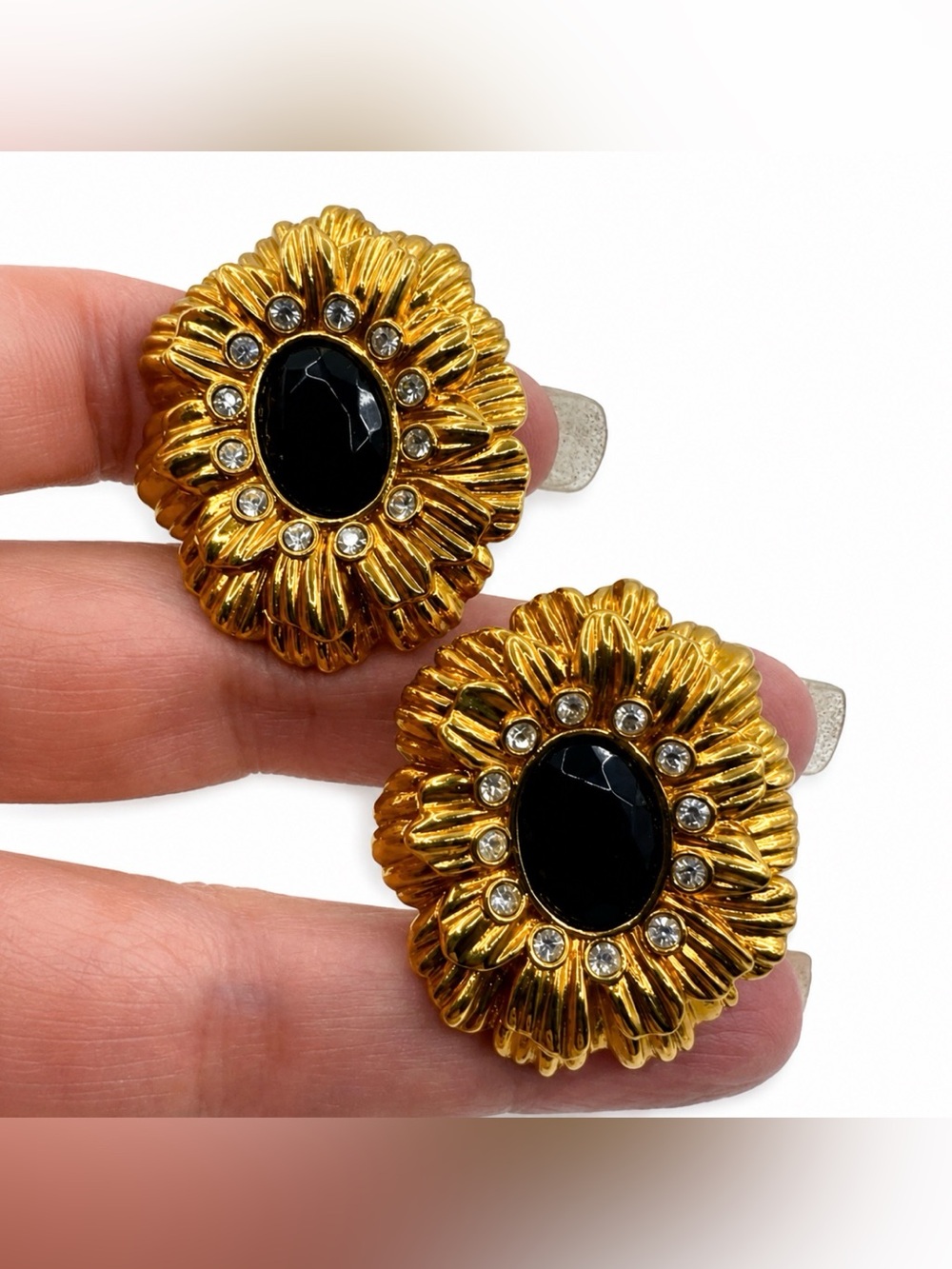 KENNETH JAY LANE FLORAL CLIP ON EARRINGS Vintage (Susan Caplan Rediscovered)